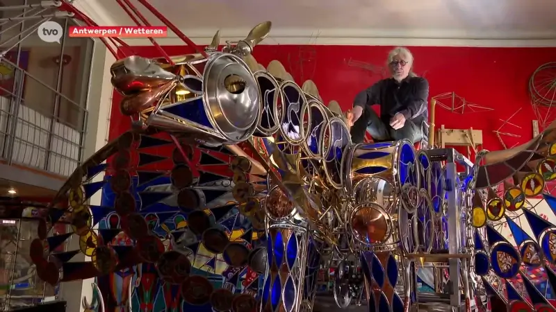 Antwerpse Pegasus van 750 kg is van de hand van kunstenaar Guido Van Damme uit Wetteren