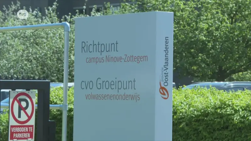 Provinciebestuur wil hoofddoekenverbod op provinciale scholen, oppositiepartij Groen betreurt gang van zaken