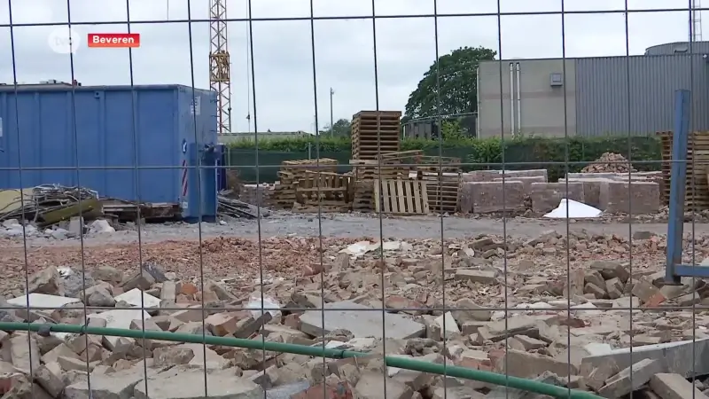 Huizen gesloopt aan Freethielstadion: "SK Beveren blijft in 1B, dus we wachten uitbreiding van stadion af"