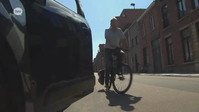 Jaarlijks 325 gewonden door ongevallen met openslaande portiers: "Een van de grootste oorzaken van fietsongevallen"