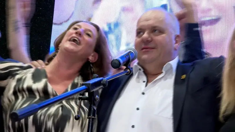 UPDATE: Zes Forza-leden vrijgelaten na verhoor in onderzoek mogelijke verkiezingsfraude, nog twee personen blijven in de cel
