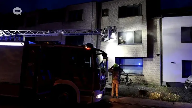 Appartement in Appels onbewoonbaar na brand, bewoner naar ziekenhuis