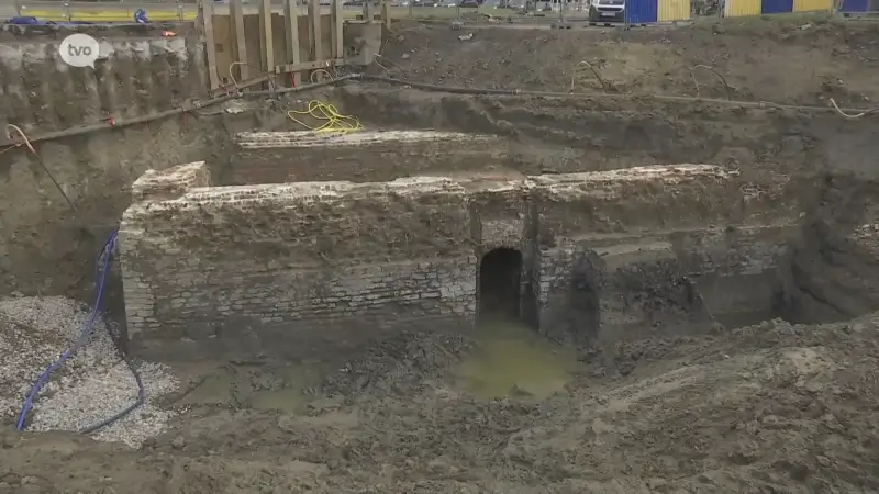 Middeleeuwse brug aangetroffen bij werken aan Mechelse Poort: "We wisten dat ze bestond, maar de eerste keer dat we resten aantreffen"