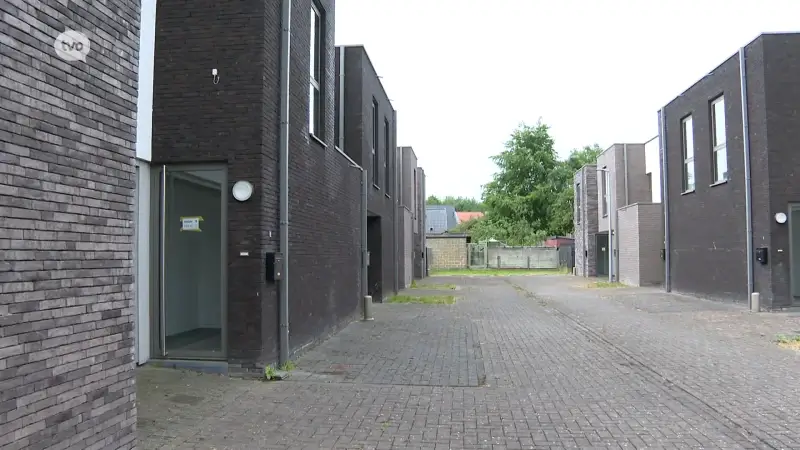 Onwaarschijnlijk maar waar: 11 nieuwgebouwde sociale woningen staan al jaren leeg in Lebbeke