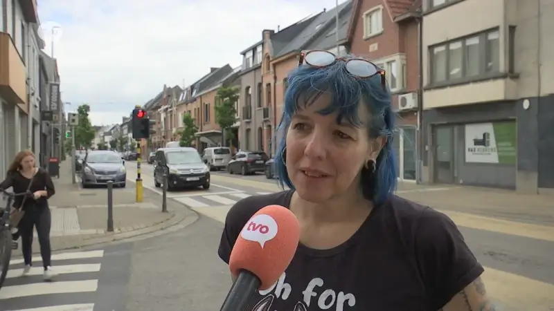 Fanny en haar klanten zagen Ludo Dierckxsens voor haar café neerzijgen: "Zeker 50 mensen hebben een mens zien sterven, onwezenlijk"