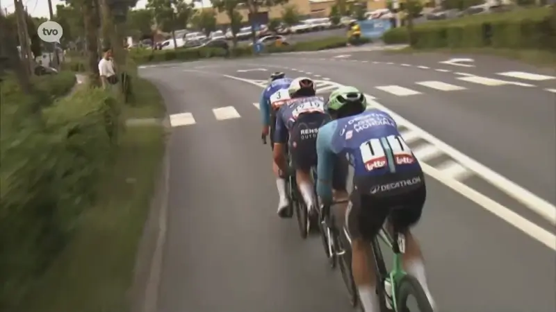Tussensprintkoning van de Giro Dries De Bondt wint Gullegem Koerse