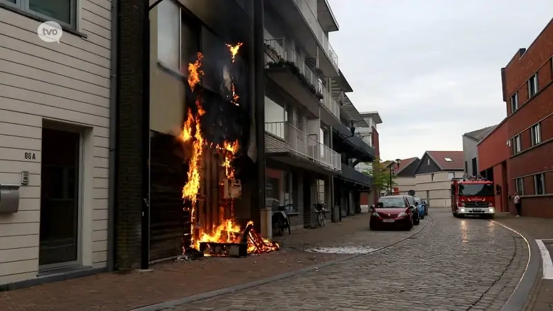 Vijf mensen naar ziekenhuis na brand in Waasmunster, brandstichting niet uitgesloten