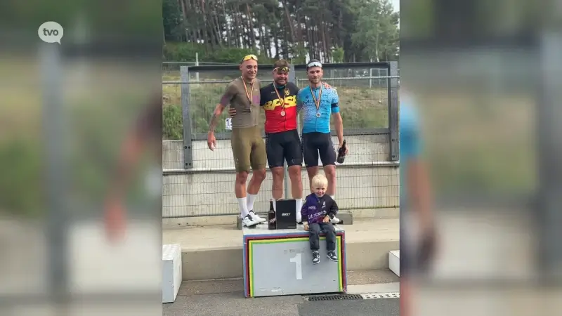 Bryan verloor zijn collega en fietsvriend Lennert na ongeval, maar eert hem met de Belgische titel wielrennen voor politiemannen: "Maar Lennert zal altijd de snelste zijn van ons twee"