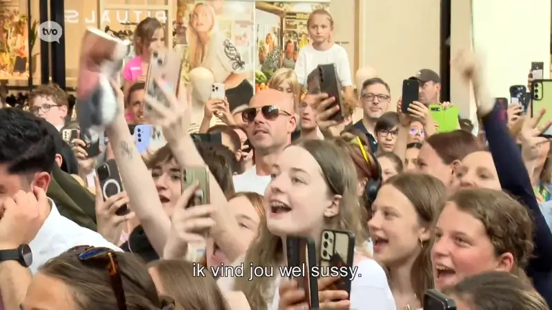 Duizenden fans in Waasland Shopping voor ontmoeting met Tiktok-fenomeen Kassaticket