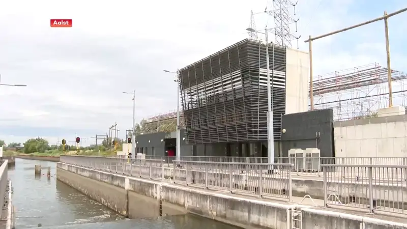 Nieuwe stuw in Aalst na 10 jaar bouwen eindelijk in gebruik
