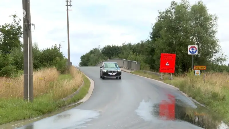 Brug Stichelendries over E40 in Lede voor onbepaalde tijd afgesloten
