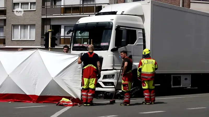Fietsster in levensgevaar na aanrijding met truck in Sint-Gillis-bij-Dendermonde