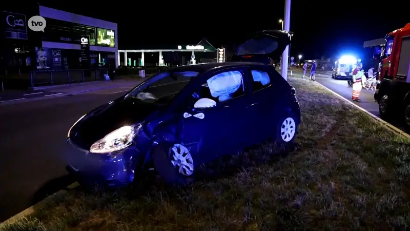 Spookrijdster rijdt in op ander voertuig in Dendermonde: twee gewonden
