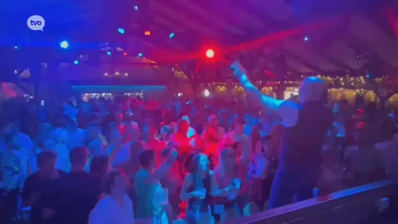 Schlagerzanger Yves Segers blikt tevreden terug op debuut op Tomorrowland: "Het was er boenk op"