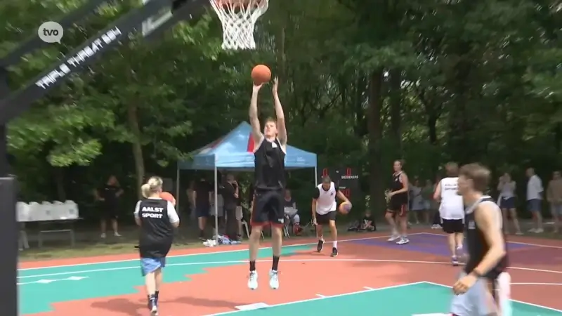 Gloednieuwe 3x3-basketbalterreinen geopend in Sportcentrum Osbroek: "Leuk alternatief en ideaal voor in de zomer"