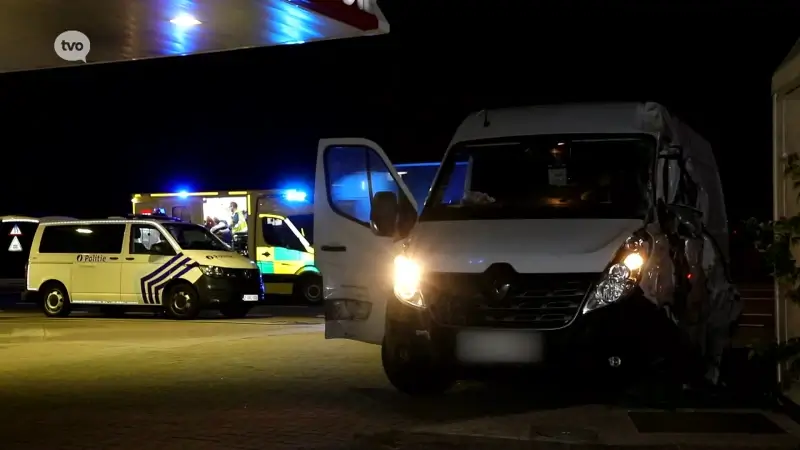 Dronken bestuurder knalt tegen vrachtwagen in Melsele