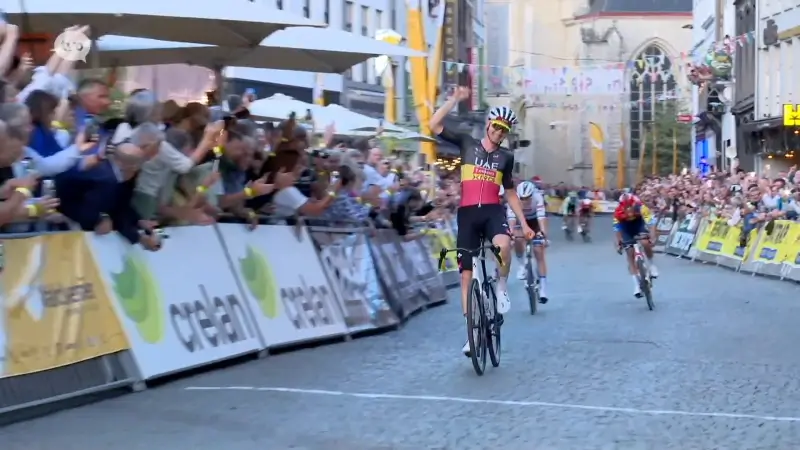 Tim Wellens wint natourcriterium van Aalst voor Merlier en Nys