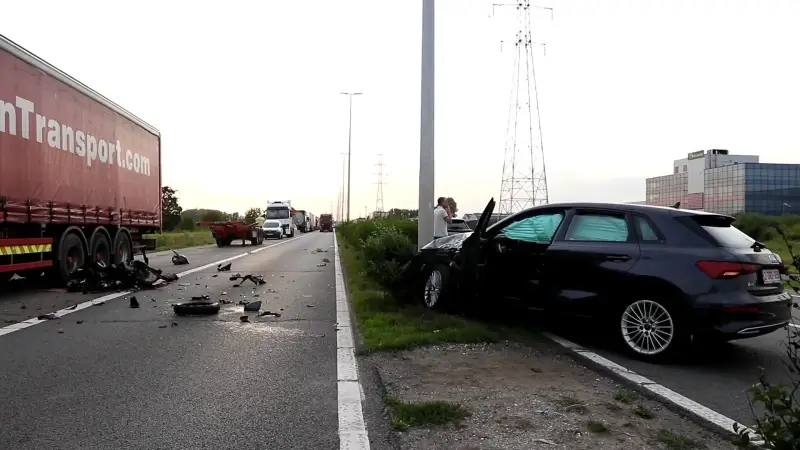 Motard levensgevaarlijk gewond bij ongeval op Keetberglaan in Zwijndrecht