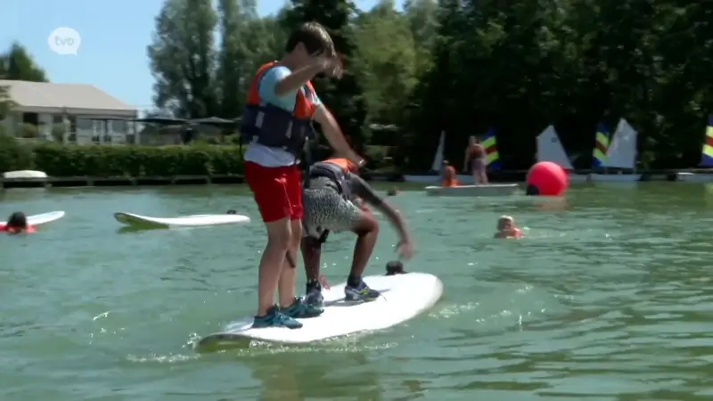 Geen waterrecreatie aan Hamputten in Waasmunster wegens blauwalg