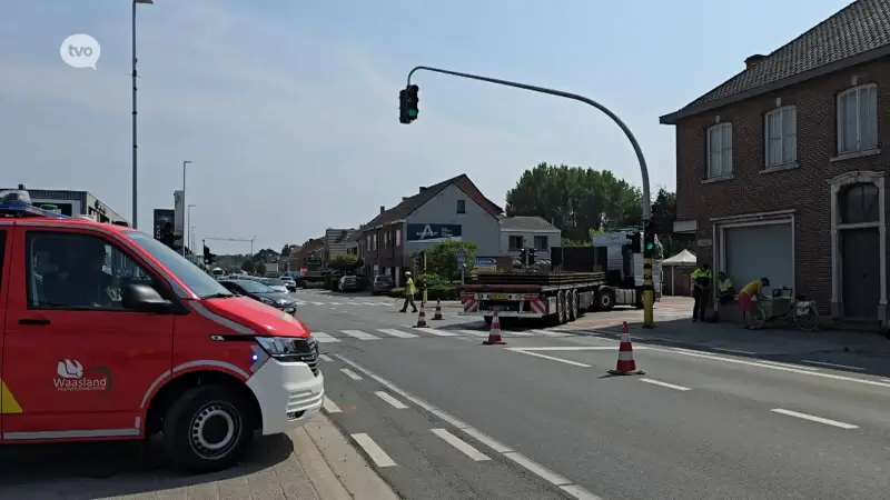 Fietsster zwaargewond na dodehoekongeval met vrachtwagen in Stekene