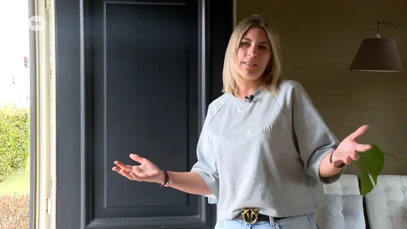 Renée wordt aangevallen aan de voordeur van b&b: "De man gaf me rake klappen in het gezicht en sleurde me op tafel"