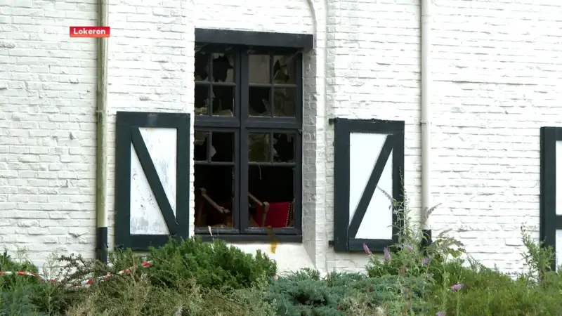 Brand in leegstaand Parkhotel in Lokeren, vermoedelijk kwaad opzet in het spel