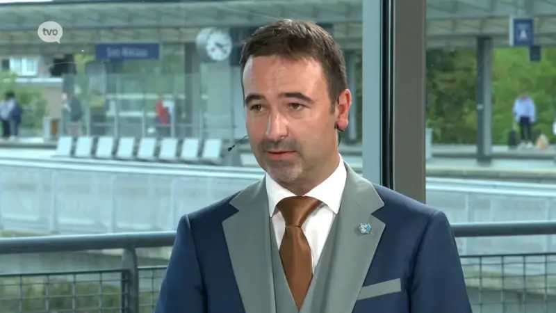 Onderwijsspecialist Koen Daniëls (N-VA) over gezonde maaltijden op school, minimumdoelen en het smartphoneverbod