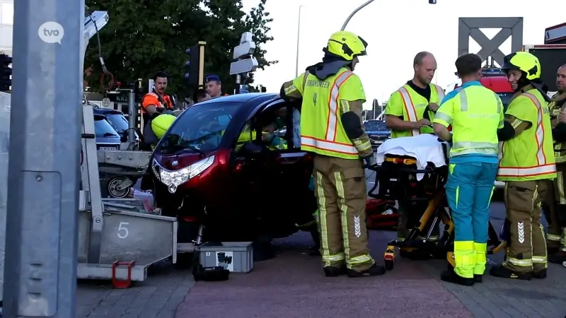 Bestuurster van elektrische cabinescooter zwaargewond na aanrijding in Sint-Niklaas