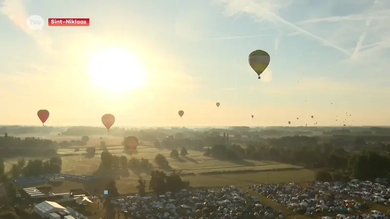 Wij vlogen mee met ballon tijdens Vredefeesten Sint-Niklaas, en plots zweefden we boven de camping van Crammerock