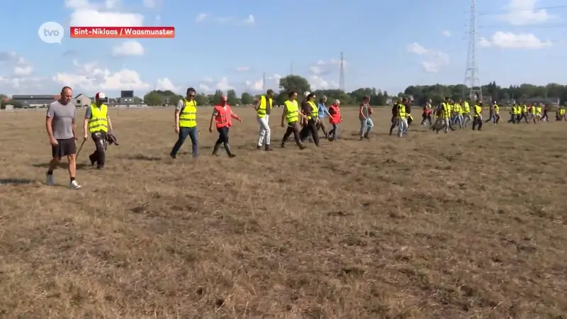 200 mensen doorzoeken weilanden en bossen in Sinaai, op zoek naar vermiste Landerik (38): "We moeten blijven hopen"