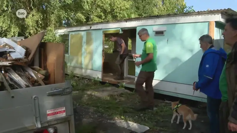 Natuurpunt Dendermonde verwijdert illegale huisjes en caravans in Sint-Onolfspolder: “Open ruimte teruggeven aan de natuur”