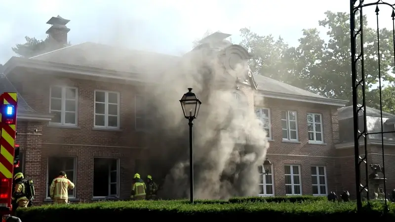 Hoofdafbeelding voor artikel Zware schade na villabrand…