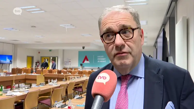 Burgemeester D'Haese over de symbolische chrysanten: "De begroting is geen graf, wij houden Aalst in leven"