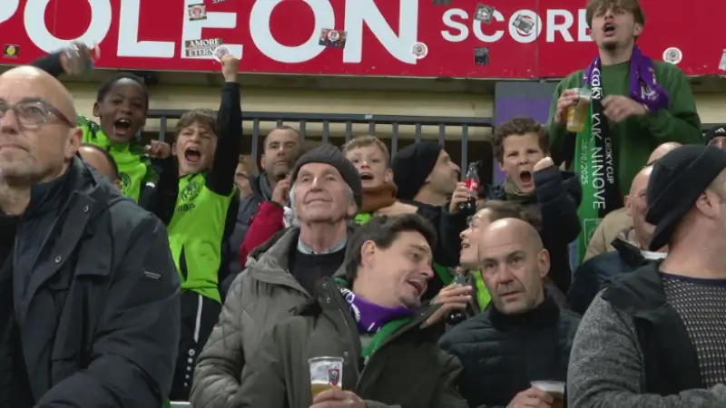 Hoofdafbeelding voor artikel Vol supportersvak geniet van…