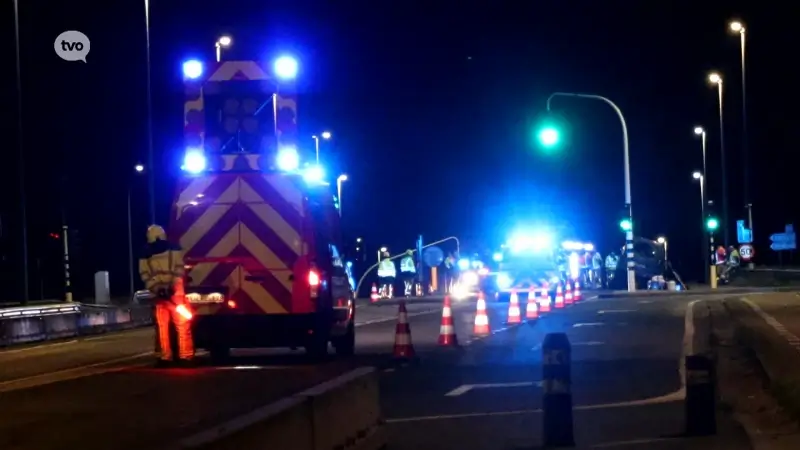 Autobestuurders gewond na frontale botsing op kruispunt Provinciale Baan in Vrasene