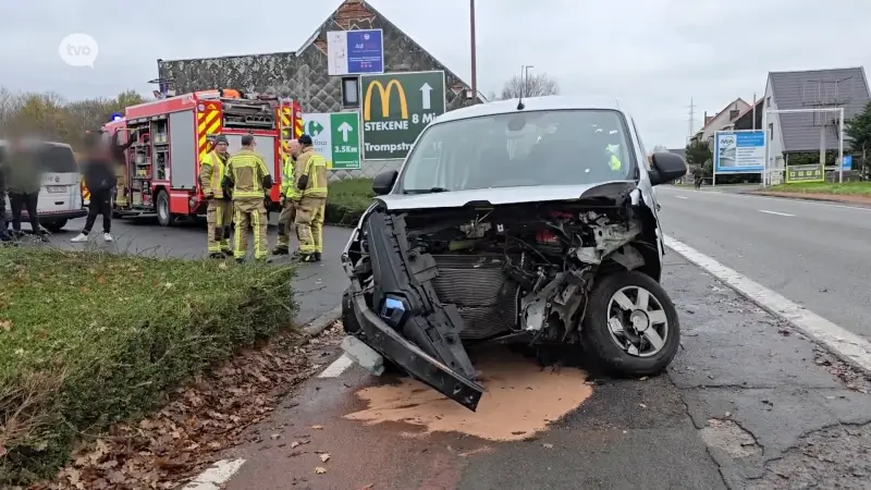 Hoofdafbeelding voor artikel Bestuurder gewond na aanrijding…