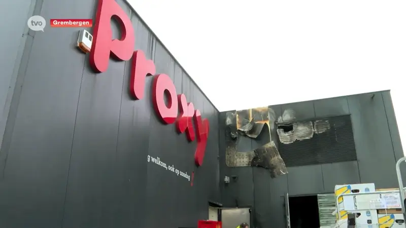 Hoofdafbeelding voor artikel Lichtreclame vat vuur aan…