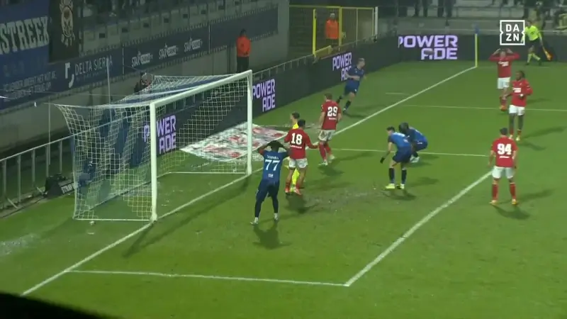 Hoofdafbeelding voor artikel Extreem vroege goal nekt Dender…