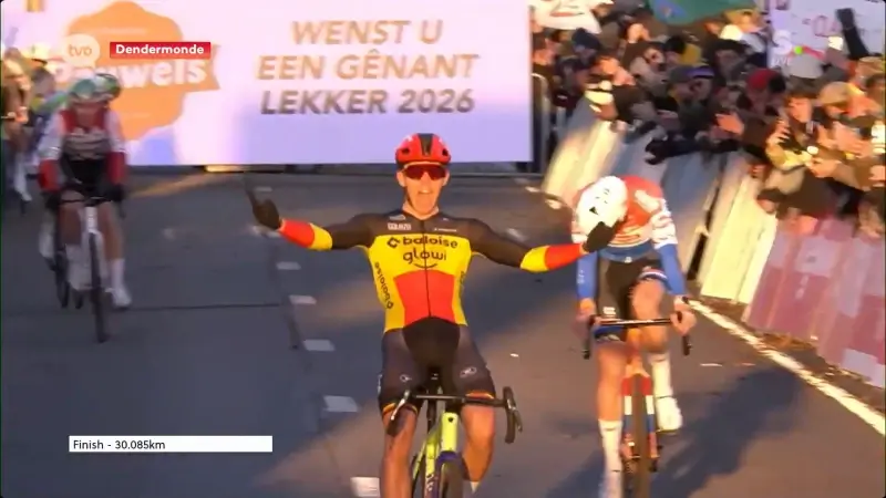 Hoofdafbeelding voor artikel Thibau Nys pakt overwinning…