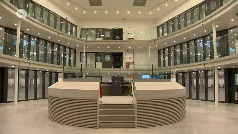 Hoofdafbeelding voor artikel Twee gewonden na brand in…