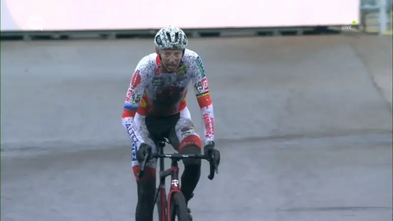 Hoofdafbeelding voor artikel Michael Vanthourenhout derde…