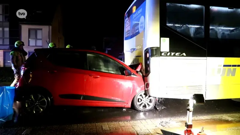 Hoofdafbeelding voor artikel Jonge bestuurder rijdt met…