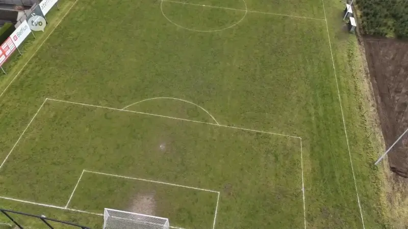 Hoofdafbeelding voor artikel Joyriders vernielen drie voetbalvelden…