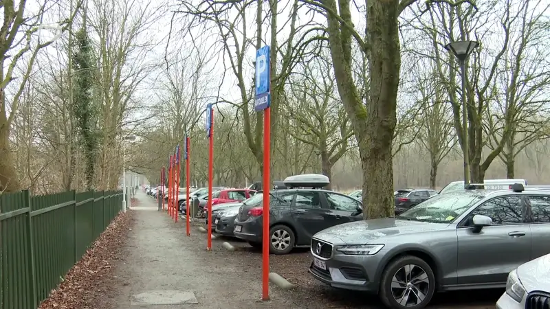 Hoofdafbeelding voor artikel Omgedraaide parkeerborden…
