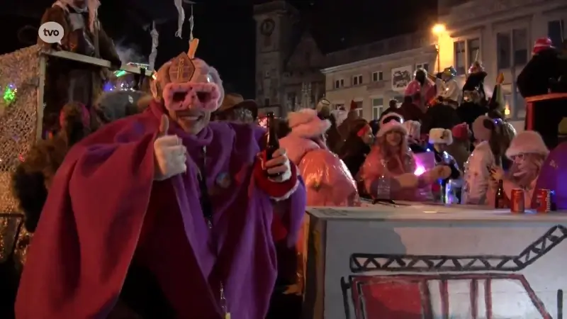 Pompiers starten eerste carnavalsnacht: "Kijk eens rond, iedereen is gelukkig"