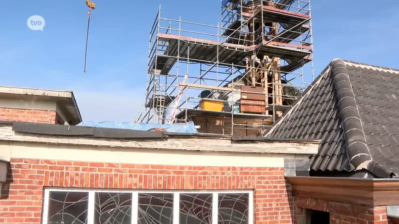 Kapelhof in Zele heeft zijn gerestaureerde toren terug