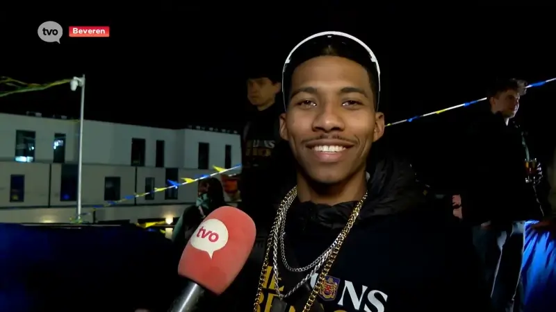 Spelers van Beveren als helden onthaald op Freethiel: "We staan terug waar we thuis horen"