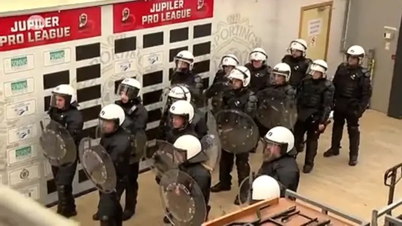 Hoofdafbeelding voor artikel Conflict na derby tussen supporters…