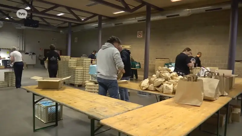 Meer van 20 vrijwilligers maken 1.800 ontbijtpakketten voor Kom Op Tegen Kanker in Ninove