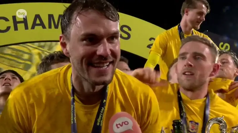 Hoofdafbeelding voor artikel Spelers in de wolken na overwinning:…